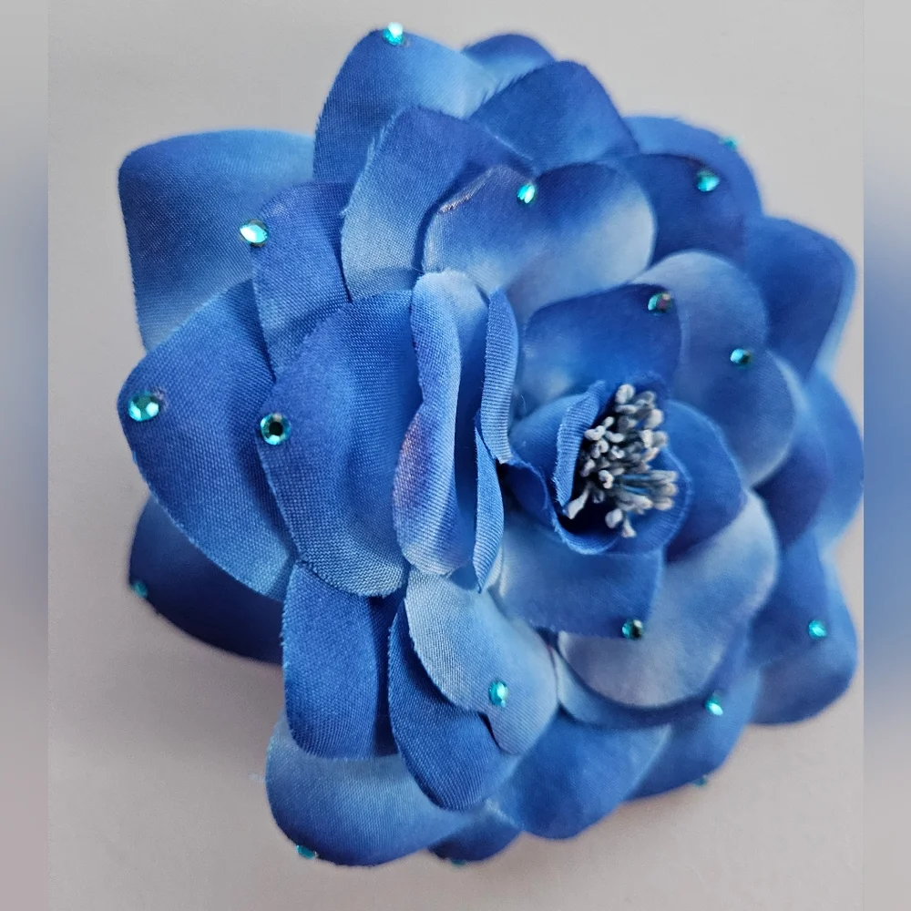 N/A ombre blue